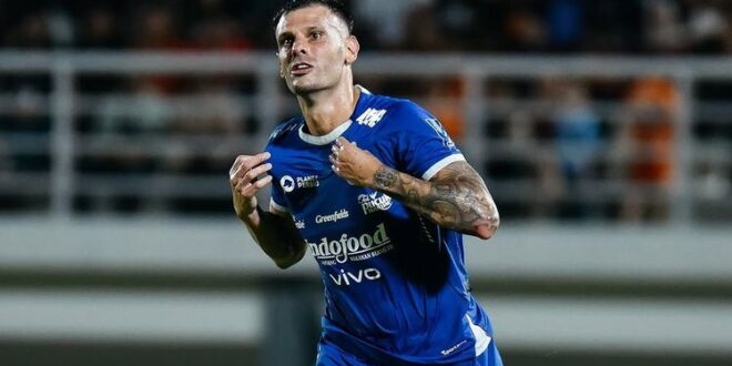 Warta Bandung Barat | Daftar Elite Penyerang Liga Indonesia: Dari Del Pino hingga Widodo, Si Pembuat Gol Legendaris