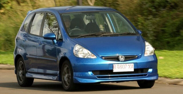 Minat Honda Jazz Generasi 1, Berikut Harga Mobil Bekasnya per Juni 2025